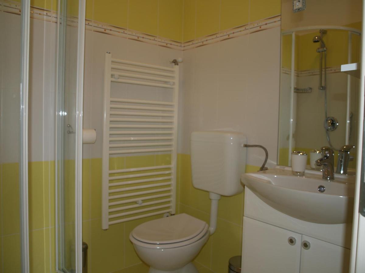 Apartment Pud Oreh Roč Habitación foto